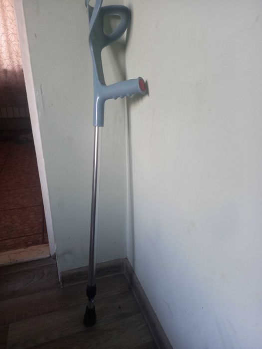 Подам трость новая