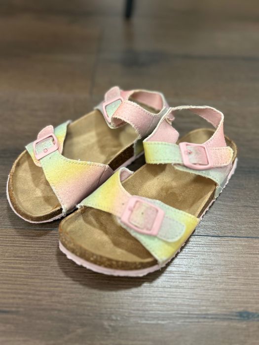 Сандали за момиче