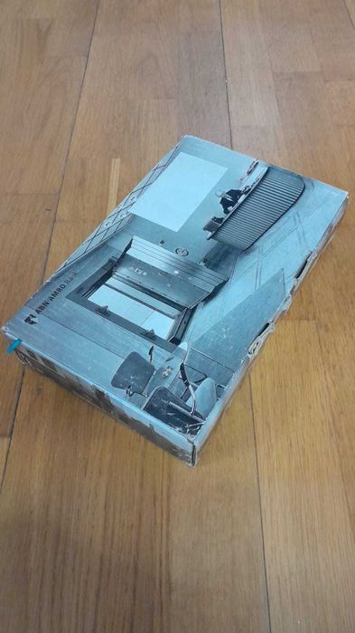 Книга уникальная WORLDWIDE BANKING ABN AMRO BANK 1824г-1999г в футляре