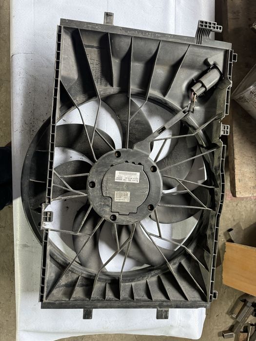 Основной вентилятор Мерседес 203