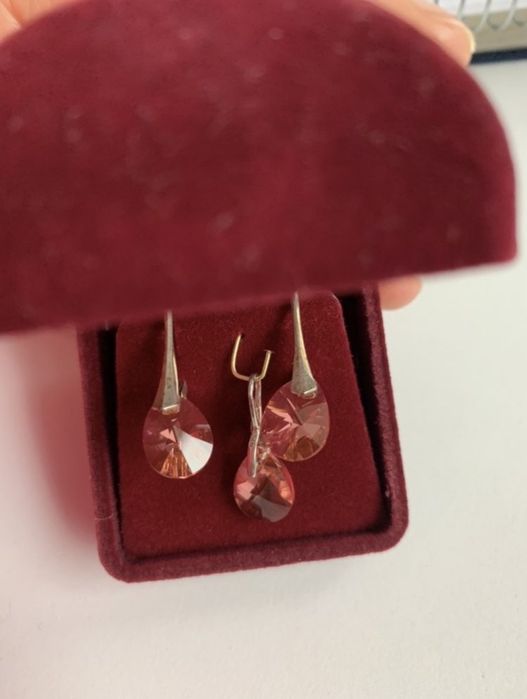 Сребърни бижута с камък цирконий