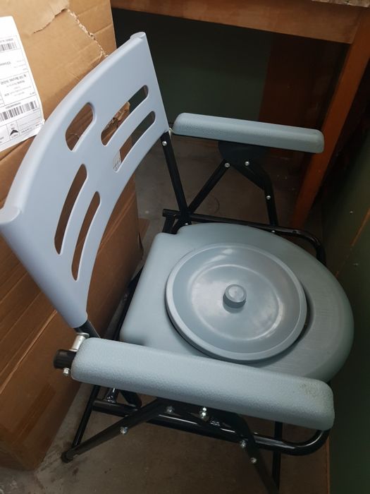 Wc portabil pentru persoane invarsta