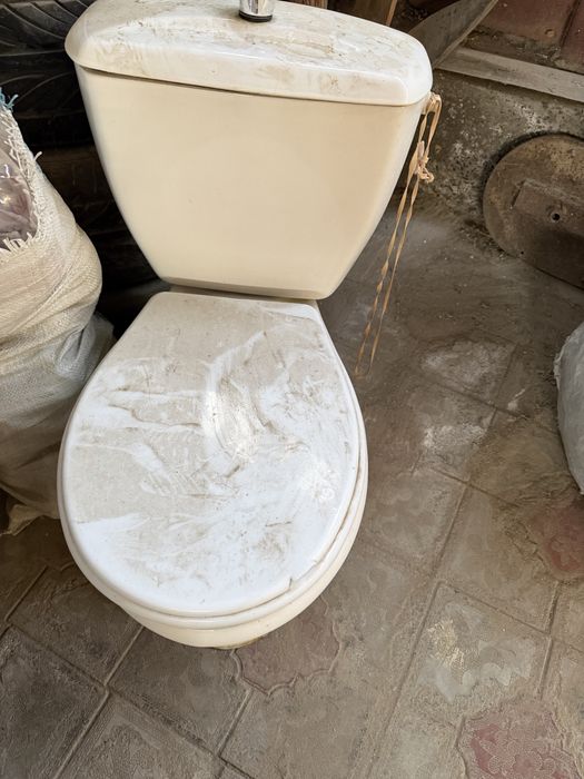 Унитаз ношка сломалось бочком