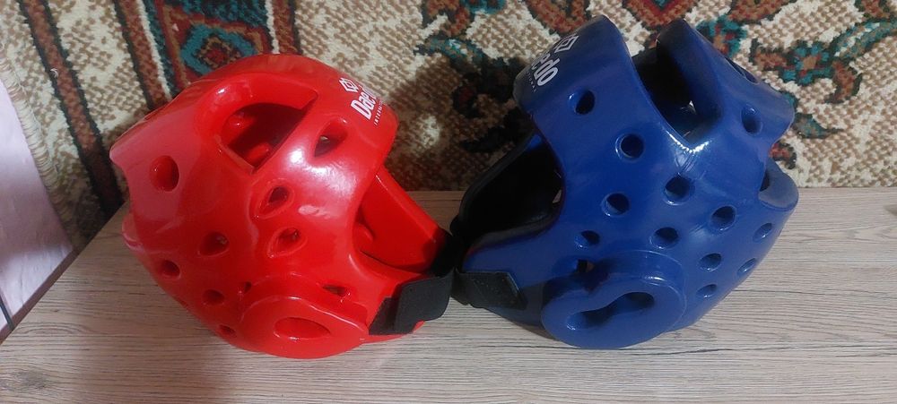 Защитный шлем для тейквандо