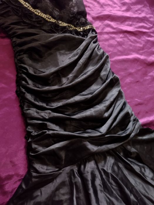 Rochie de seara neagra in stil mermaid