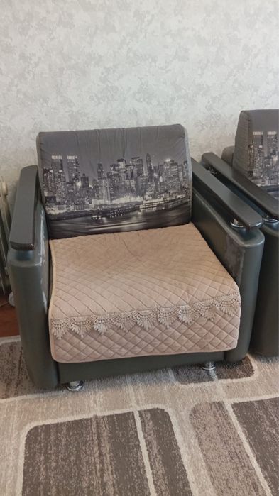 Продам диван с креслом срочно