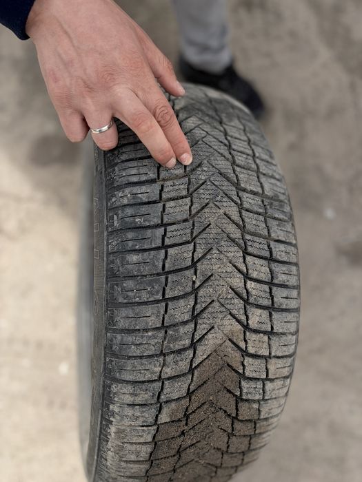 Продам резину 205/55R16