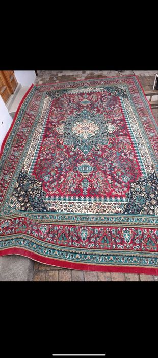 Yangi holatdagi gilam sotiladi.