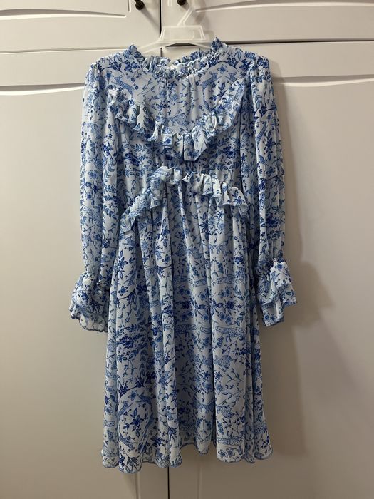 Rochie inflorata, cu maneca lunga