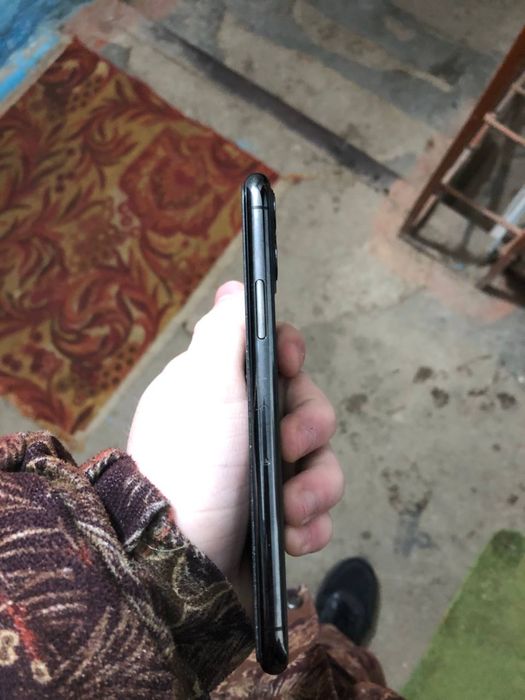 Продам айфон 11 про