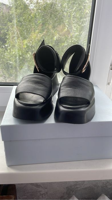 Босоножки женские