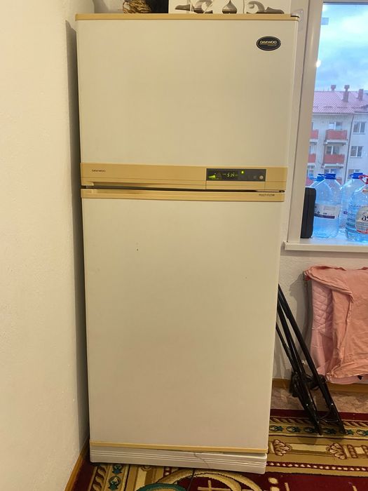 Продам холодильник