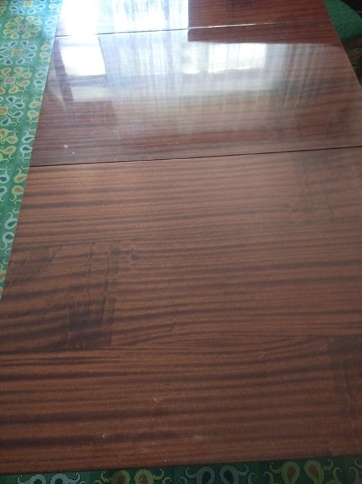 Продам полированный стол