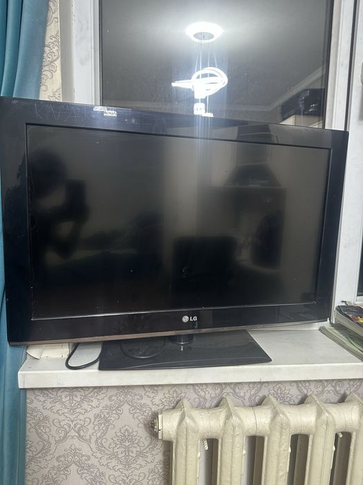 Телевизор LG в хорошем состоянии