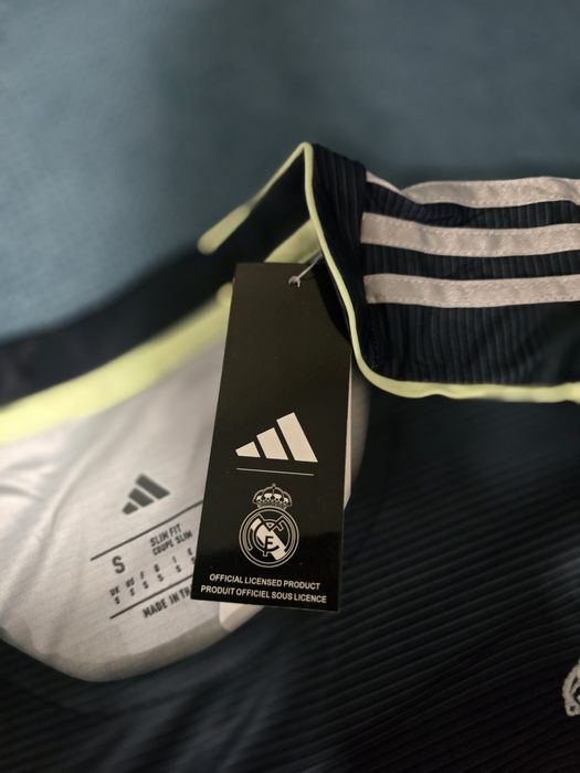 Оригинални футболни тениски.