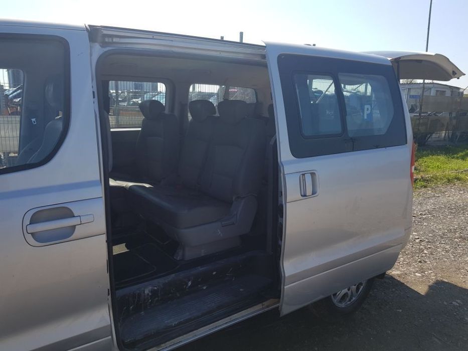 Dezmembrez Hyundai H1 fabr 2007,cod motor d4cb,170 cp,cutie manuala 5 trepte!