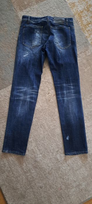 Vând blugi dsquared2