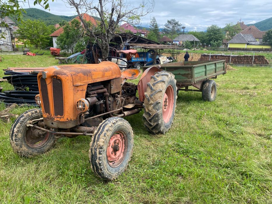 Tractor Fiat 411