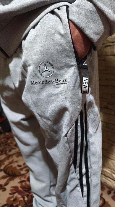 Спортивный костюм