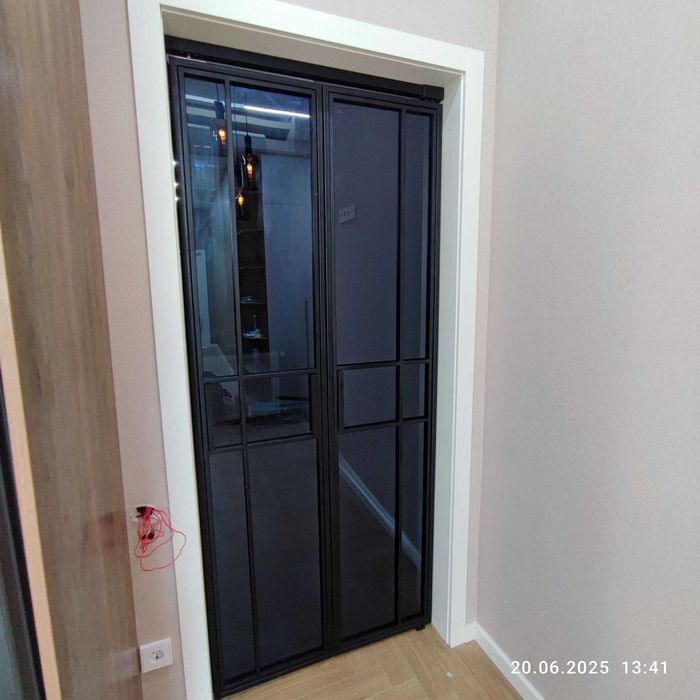 Лофт двери стеклянные. Распашные, раздвижные, гармошки, каскадные.