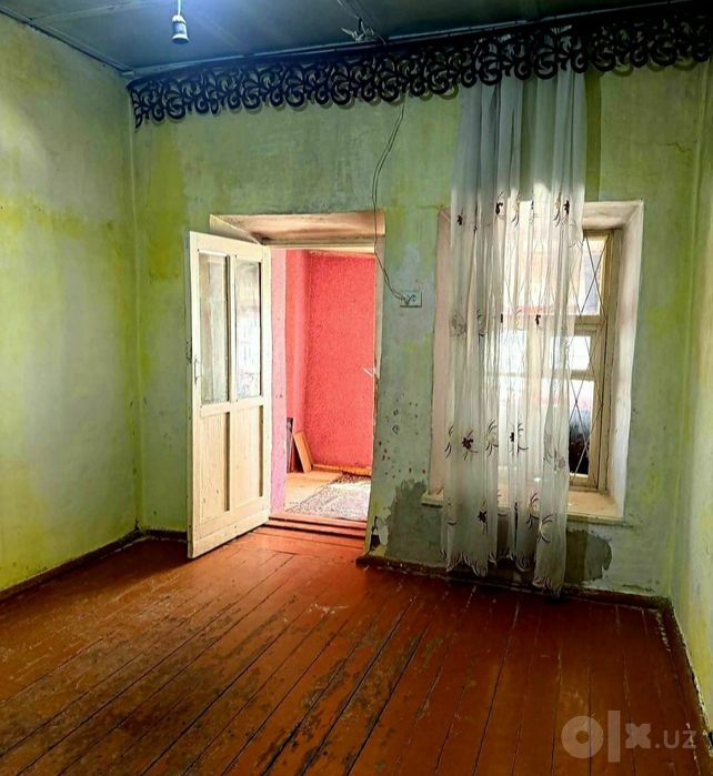 Янгийулда 2 хонали уй сотилади. Вариантгаям берилади.