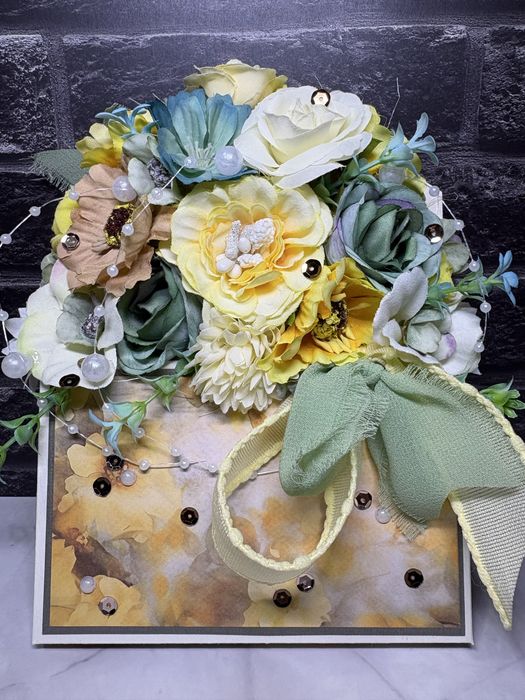 Плик с цветя ръчна изработка