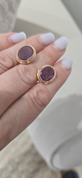 Продам золотые серьги с камнем, советское золото