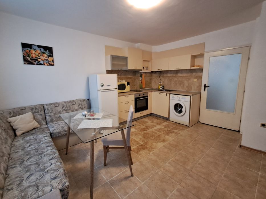 Дава се под наем Двустаен апартамент в Варна, Лятно кино Тракия - 57 кв.м за 348.84 € - Снимка #4