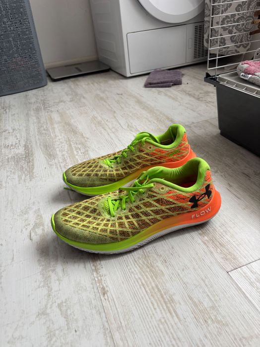 Маратонки Under Armour с bluetooth