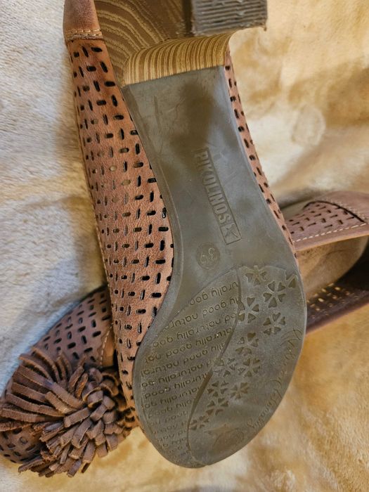 Pantofi eleganti piele perforata Pikolinos 39