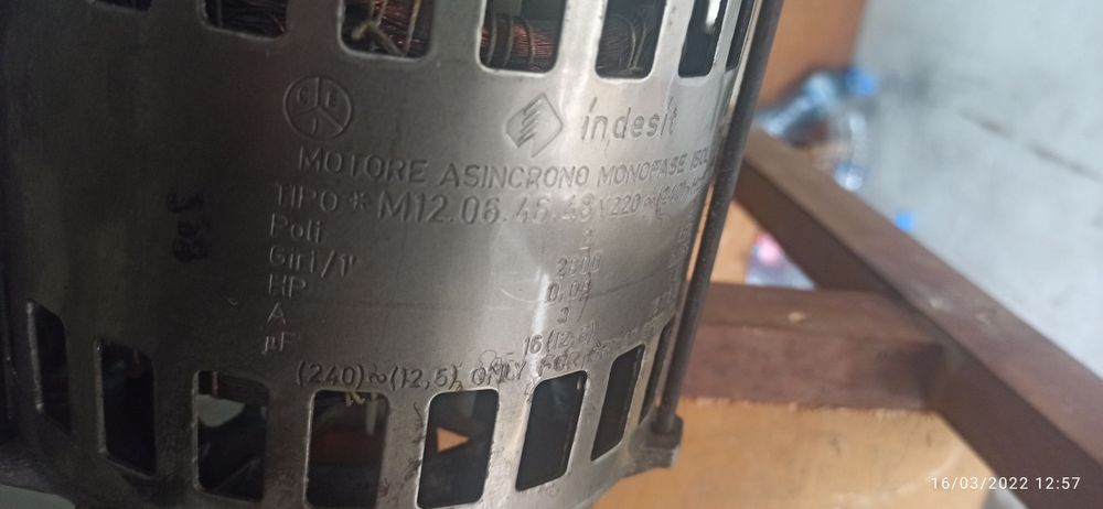 Мотор от пералня indesit