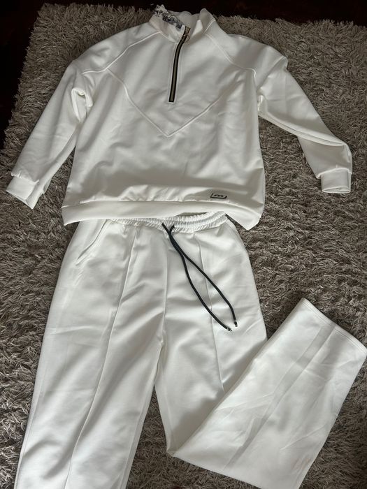 Дамски бял комплект