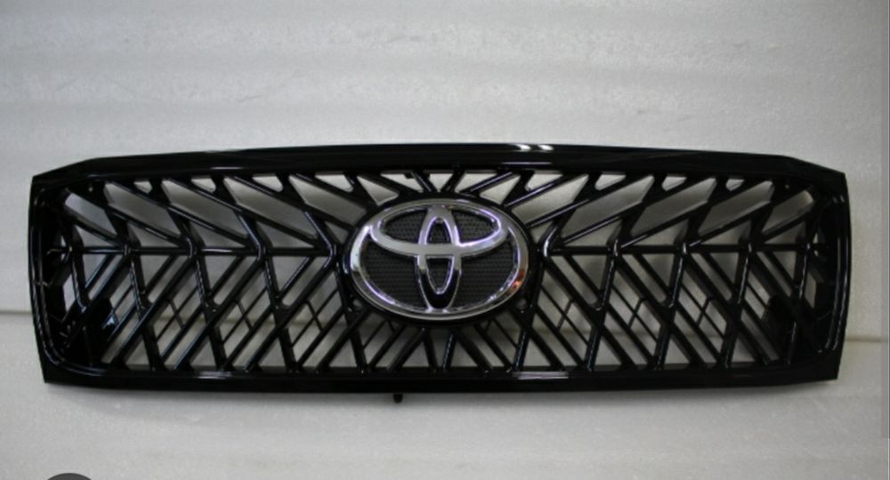 Решетка радиатора Toyota land cruiser 100 trd