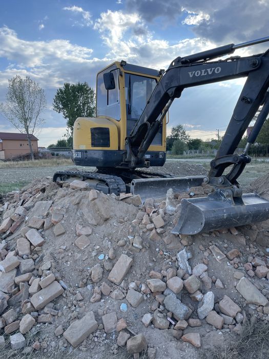 MINIEXCAVATOR CRAIOVA inchiriez miniescavator mini buldo excavator