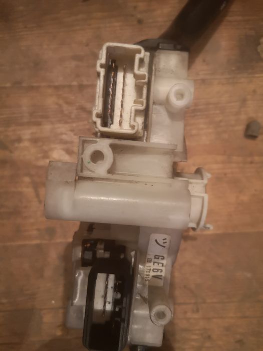 Мазда 6 GG подрулевой переключатель