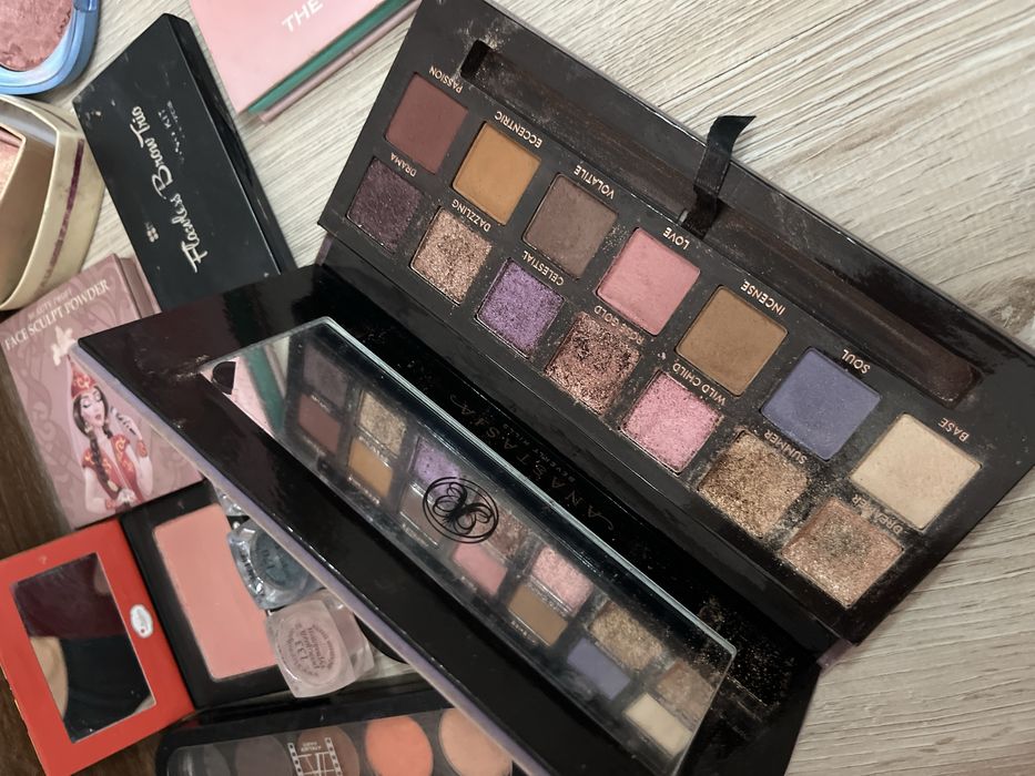 Косметика для макияжа