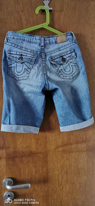 Къси панталони Aston Martin , Дънки True Religion