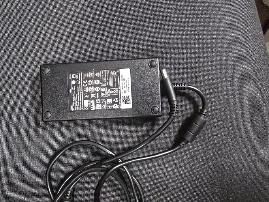 Docking station Dell WD19S + incarcator 180w