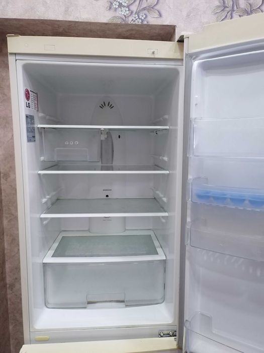 Продаю холодильник LG