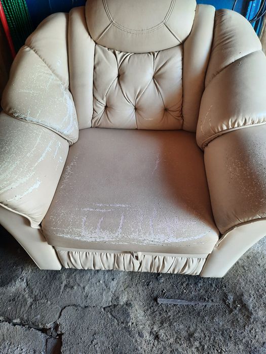 Продам диван и кресло