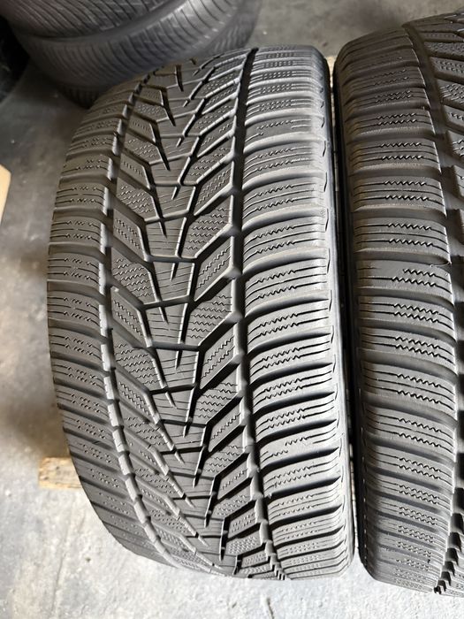 2 anvelope iarna 245/35/20 , Hankook ,DOT 2023 , 6.8 mm