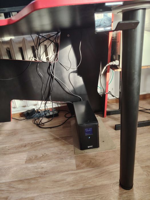 Продам стол для пк