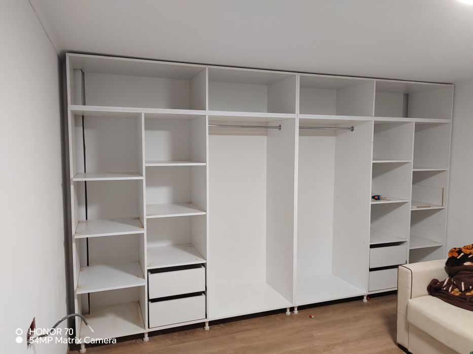 Montez mobila Ikea sau orice alt model de mobila.