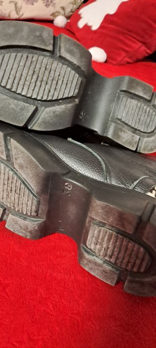 Vând ghete de piele ,mărimea 38