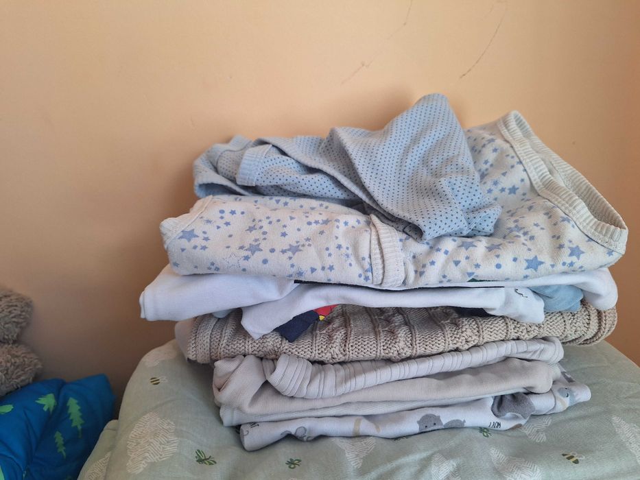 Огромен зимен МЕГА ЛОТ за момче (45+ дрешки, 4 одеалца, чувалче 2.5 TOG) в яслена възраст