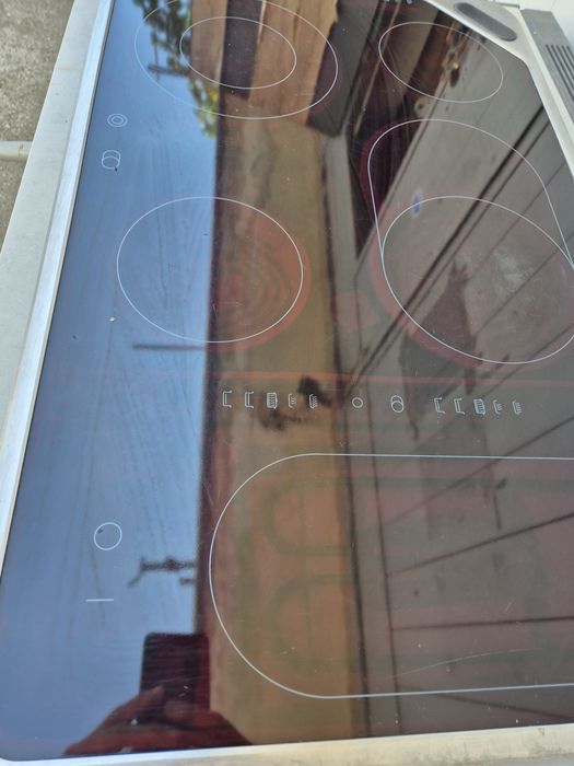 Керамичен,голям кухненски плот AEG