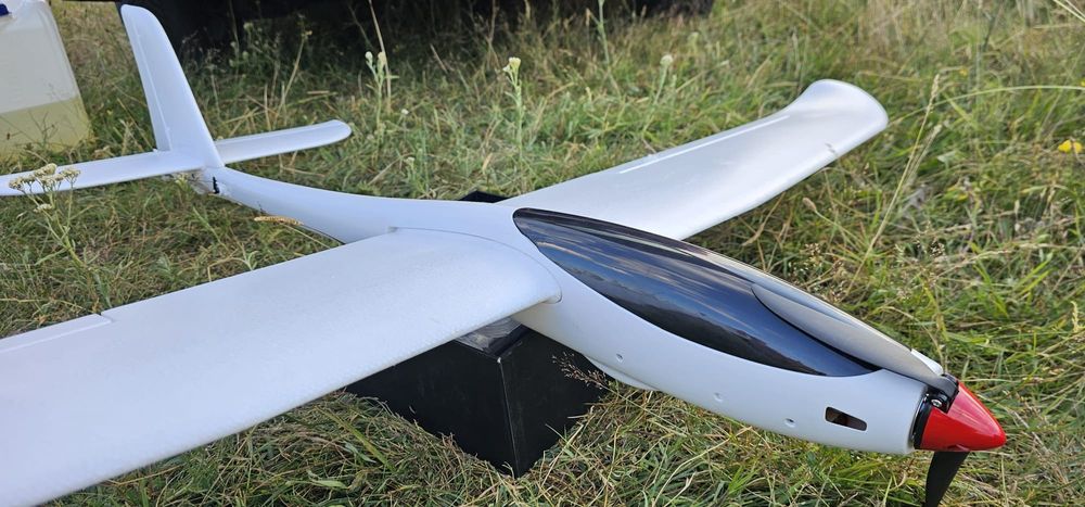 Planor Nou avion  aeromodel  motoplanor