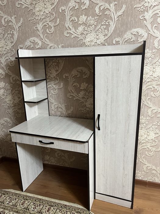 Продаётся Письменный стол