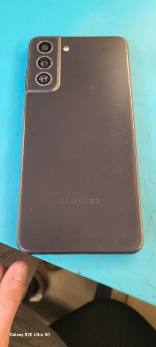 Samsung S21FE продам на запчасти или под использование