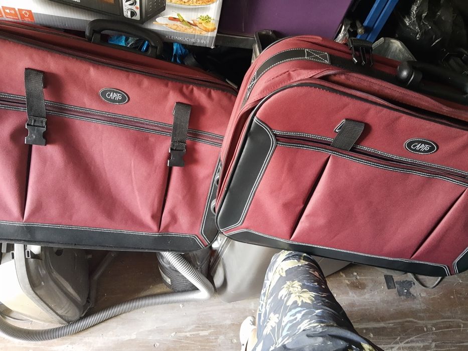 Продавам 2 ръчни куфара